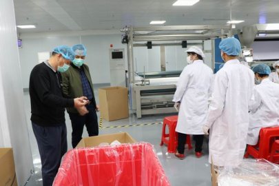 我校领导深入口罩生产企业调研学生顶岗实习